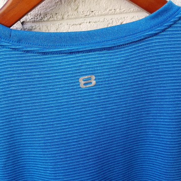 $5 SALE * Men's Medium Layer 8 Performance Qwick Dry blue tee - Picture 5 of 13